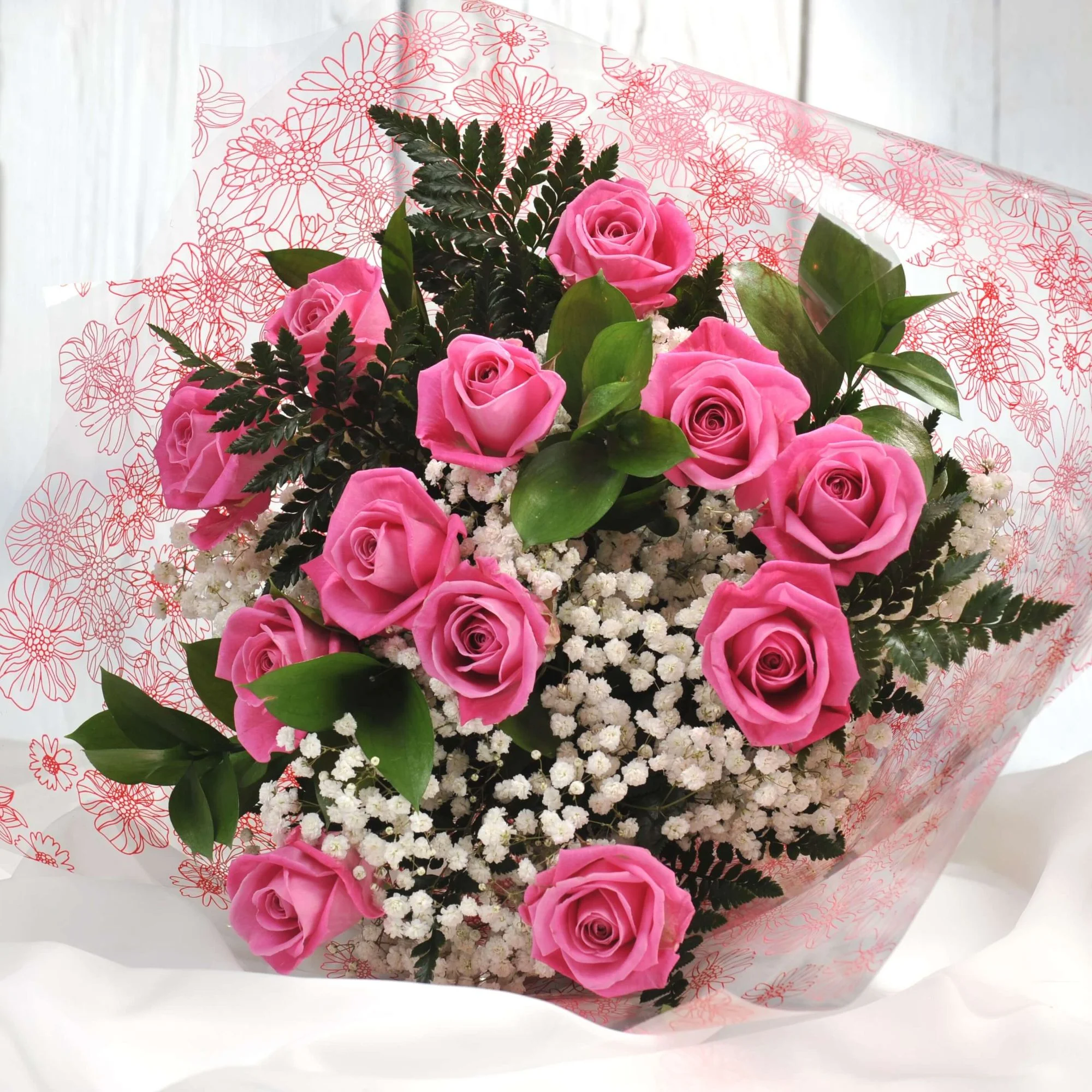 12 Pink Roses